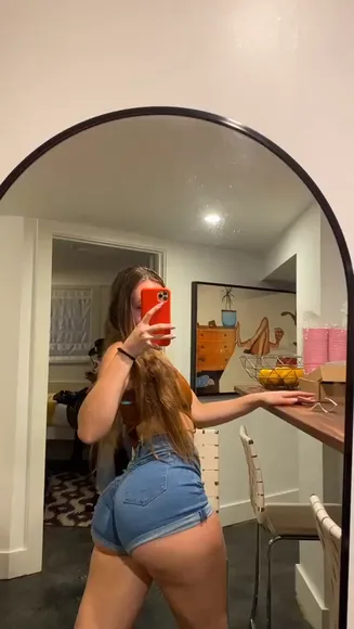 Ohhhtayy_ Tight Denim Shorts Ass OnlyFans Video Leaked