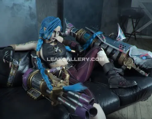 Oichi Cosplay Gun Pose OnlyFans Photo Leaked
