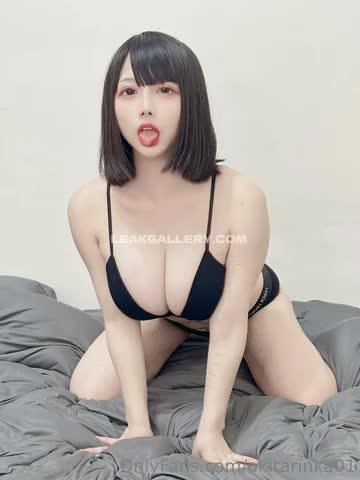 Okitarinka01 Black Bra Tease OnlyFans Photo Leaked