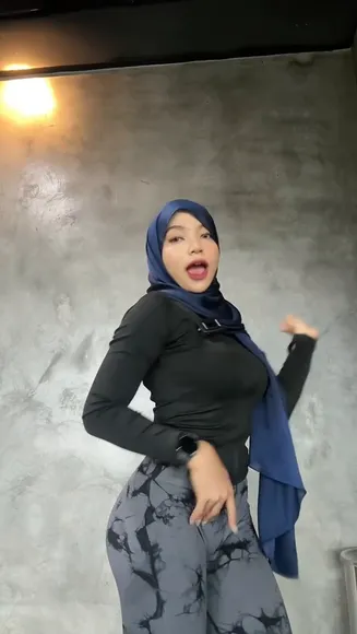 Oklin Fia Tight Leggings Hip Shake OnlyFans Video Leaked