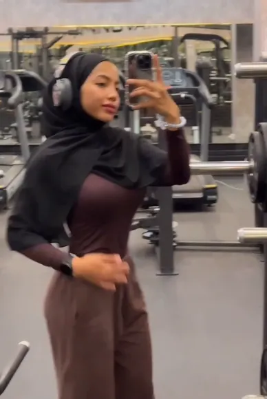 Oklin Fia Gym Selfie Pose OnlyFans Video Leaked