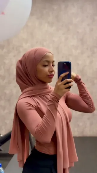 Oklin Fia Pink Hijab Flexing OnlyFans Video Leaked