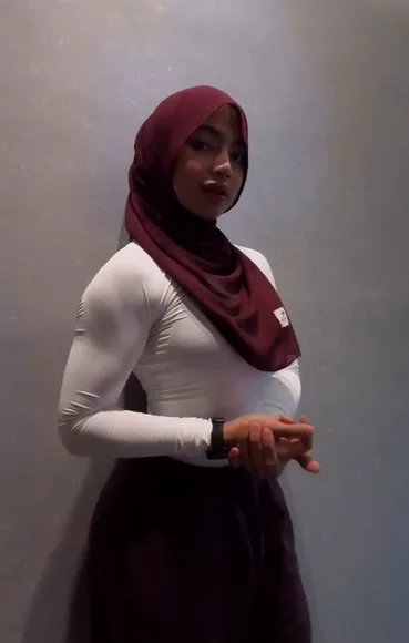 Oklin Fia Modest Hijab Pose OnlyFans Video Leaked