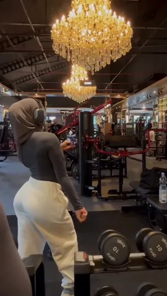 Oklin Fia Tight Pants Ass View OnlyFans Video Leaked