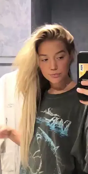 Oliviaponton Tongue Out Selfie Tease OnlyFans Video Leaked