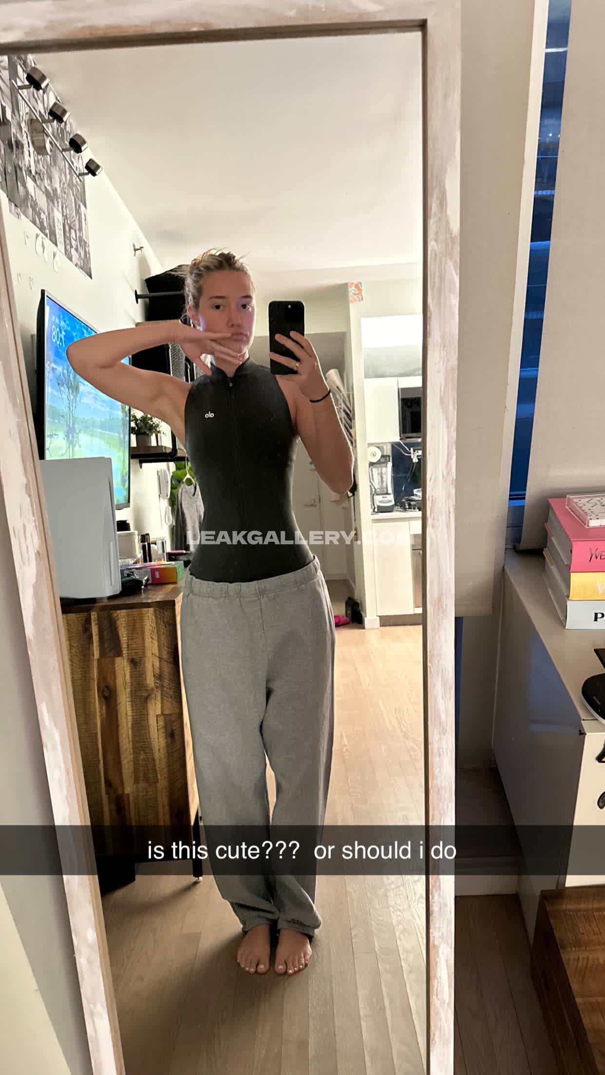 Oliviaponton / Olivia.ponton Exclusive Leaked Nude OnlyFans #14288730