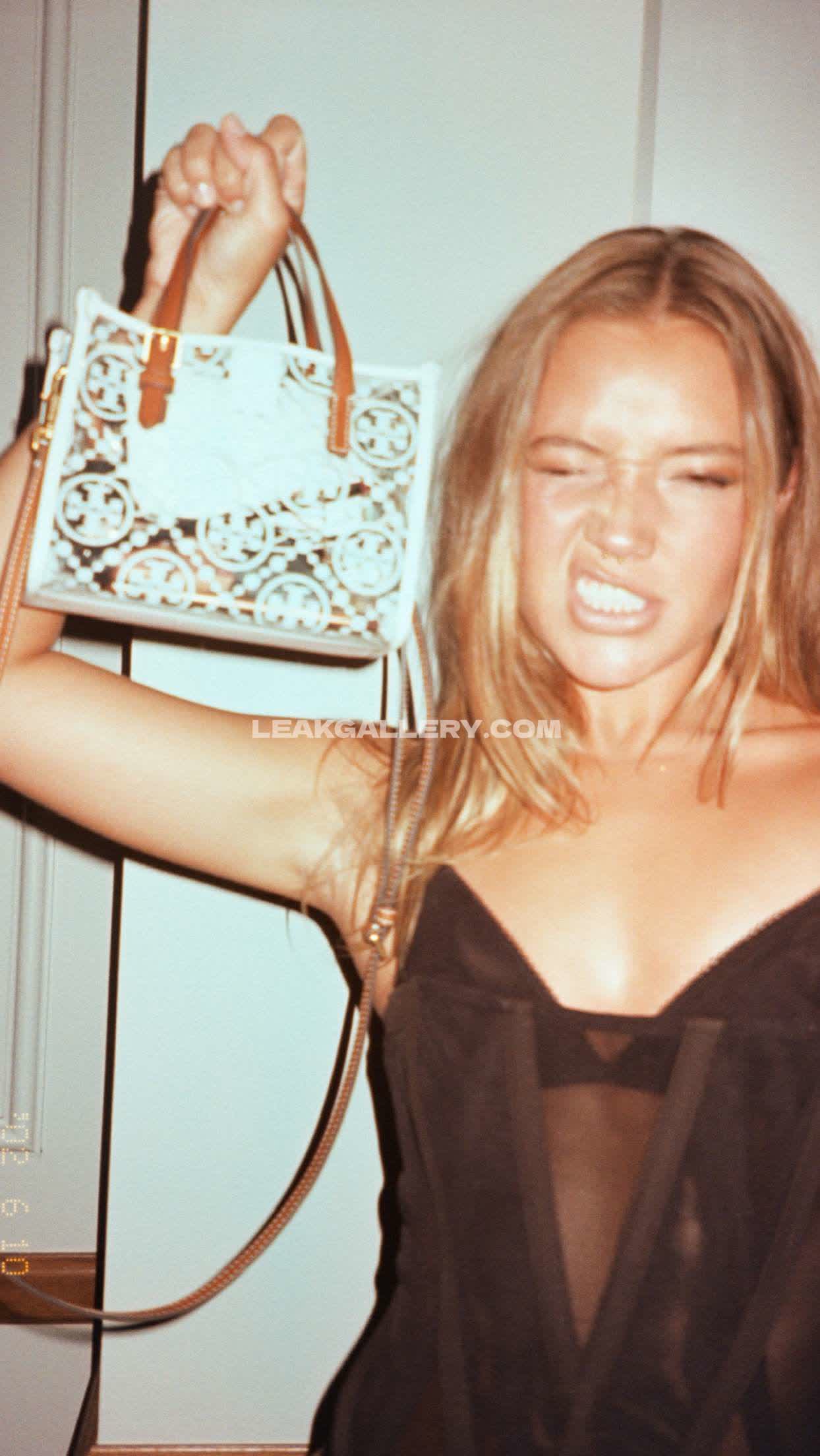 Oliviaponton / Olivia.ponton Exclusive Leaked Nude OnlyFans #14311061