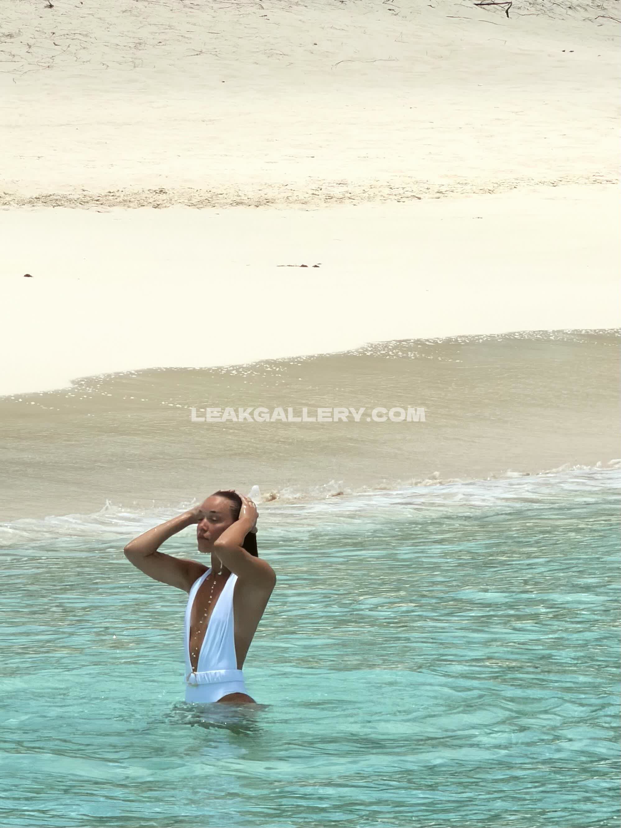 Oliviaponton / olivia.ponton Exclusive Leaked Nude OnlyFans #12680592