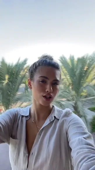 Olivvyuhh Red Bra Under Shirt OnlyFans Video Leaked