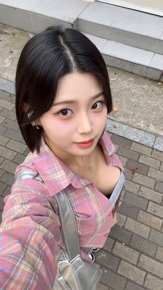 Oljbll_ Plaid Shirt Cleavage Flash OnlyFans Video Leaked