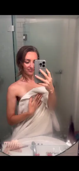 Omgitsk Towel Wrap Tease OnlyFans Video Leaked