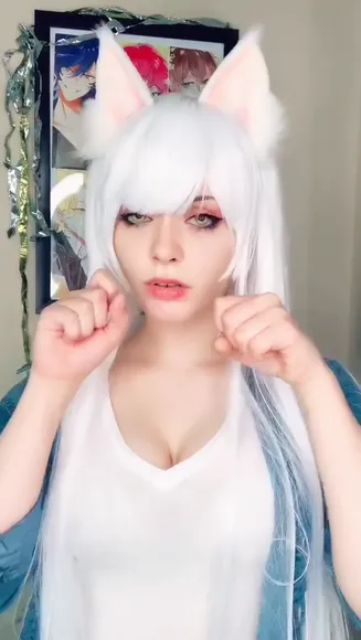 Onisuna Foxy Fangs Tease OnlyFans Video Leaked