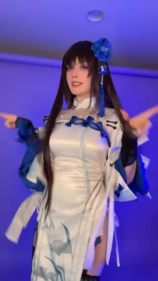 Onisuna High Slit Dress Tease OnlyFans Video Leaked