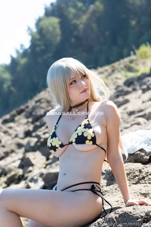 Onisuna Floral Bikini Beach Pose OnlyFans Photo Leaked