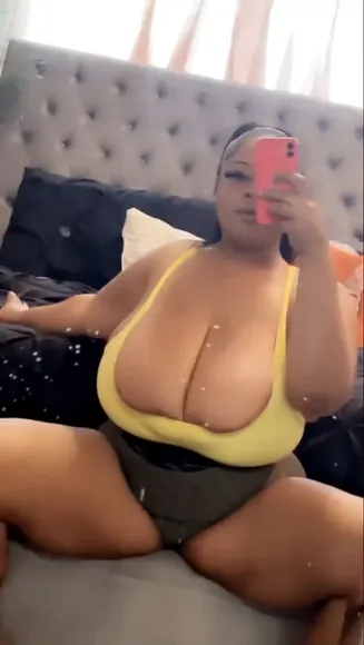 Onlygoddessdior Yellow Top Boob Display OnlyFans Video Leaked