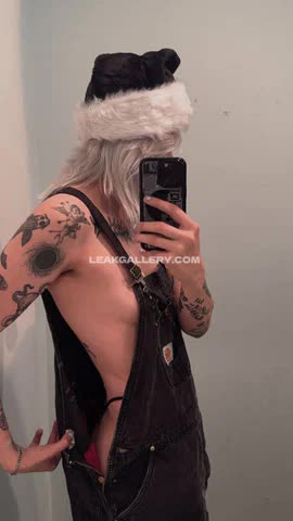 Onlyjayus Santa Hat Overalls Tease OnlyFans Photo Leaked