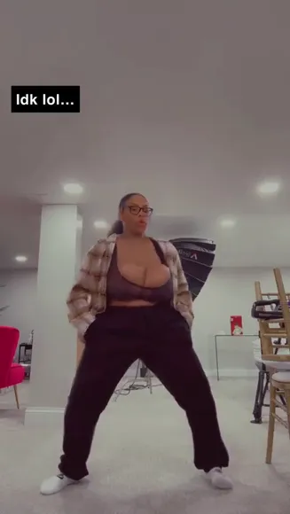 Onlyonerhonda Braless Boobs Bouncing OnlyFans Video Leaked