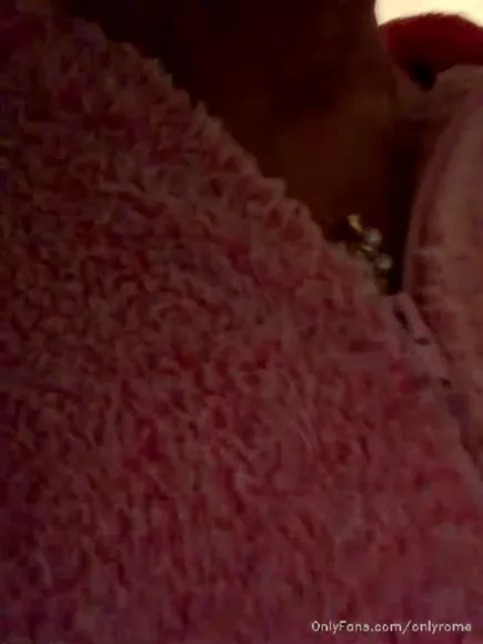 Onlyrome Pink Robe Bed Tease OnlyFans Video Leaked
