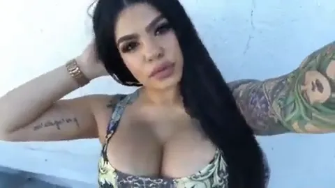 Oohsosavvy Low-Cut Patterned Top OnlyFans Video Leaked