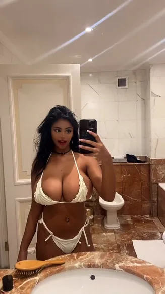 P0cula White Bikini Selfie OnlyFans Video Leaked
