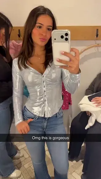 Pariya Shiny Silver Top Tease OnlyFans Video Leaked