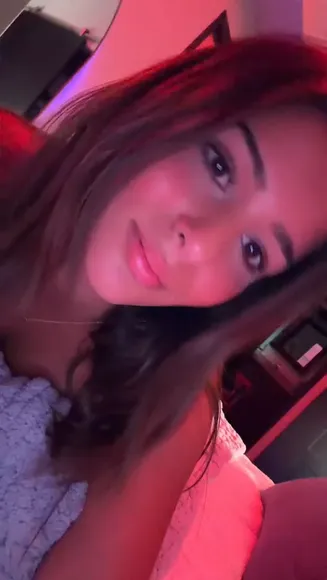Pariya Cozy Robe Tease OnlyFans Video Leaked