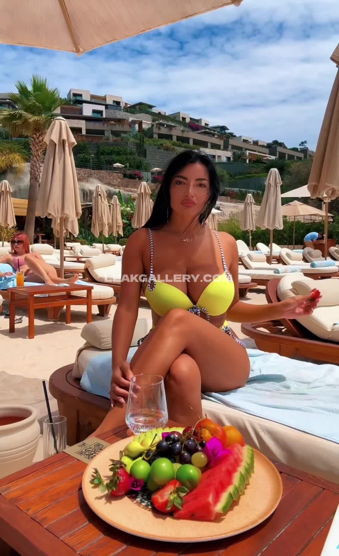 Patriziapatrizz Bikini Poolside Tease OnlyFans Photo Leaked