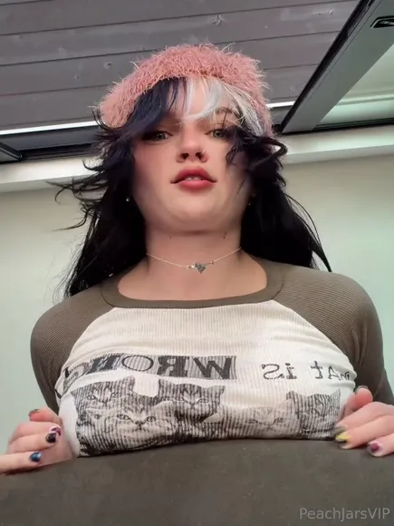 Peachjars Tits Out Tease OnlyFans Video Leaked