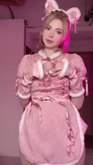 Peachmilky_ Pink Bunny Maid Outfit OnlyFans Video Leaked