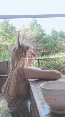 Peachmilky_ Topless Outdoor Soak OnlyFans Photo Leaked