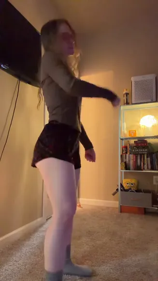 Penelope_do Thighs In Short Shorts OnlyFans Video Leaked