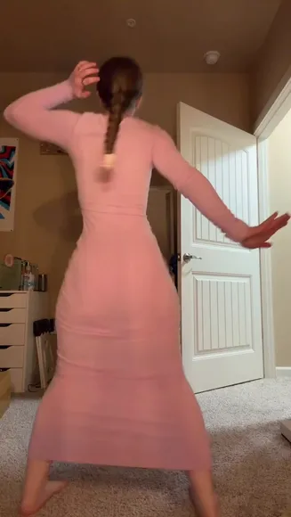 Penelope_do Pink Dress Dance Tease OnlyFans Video Leaked