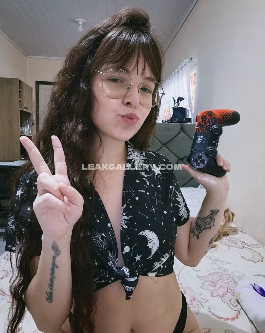 Pequenaluaz1 / pequenalua Exclusive Leaked Nude OnlyFans #13491465