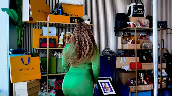 Persephanii Deep Cleavage Outfit Changes OnlyFans Video Leaked