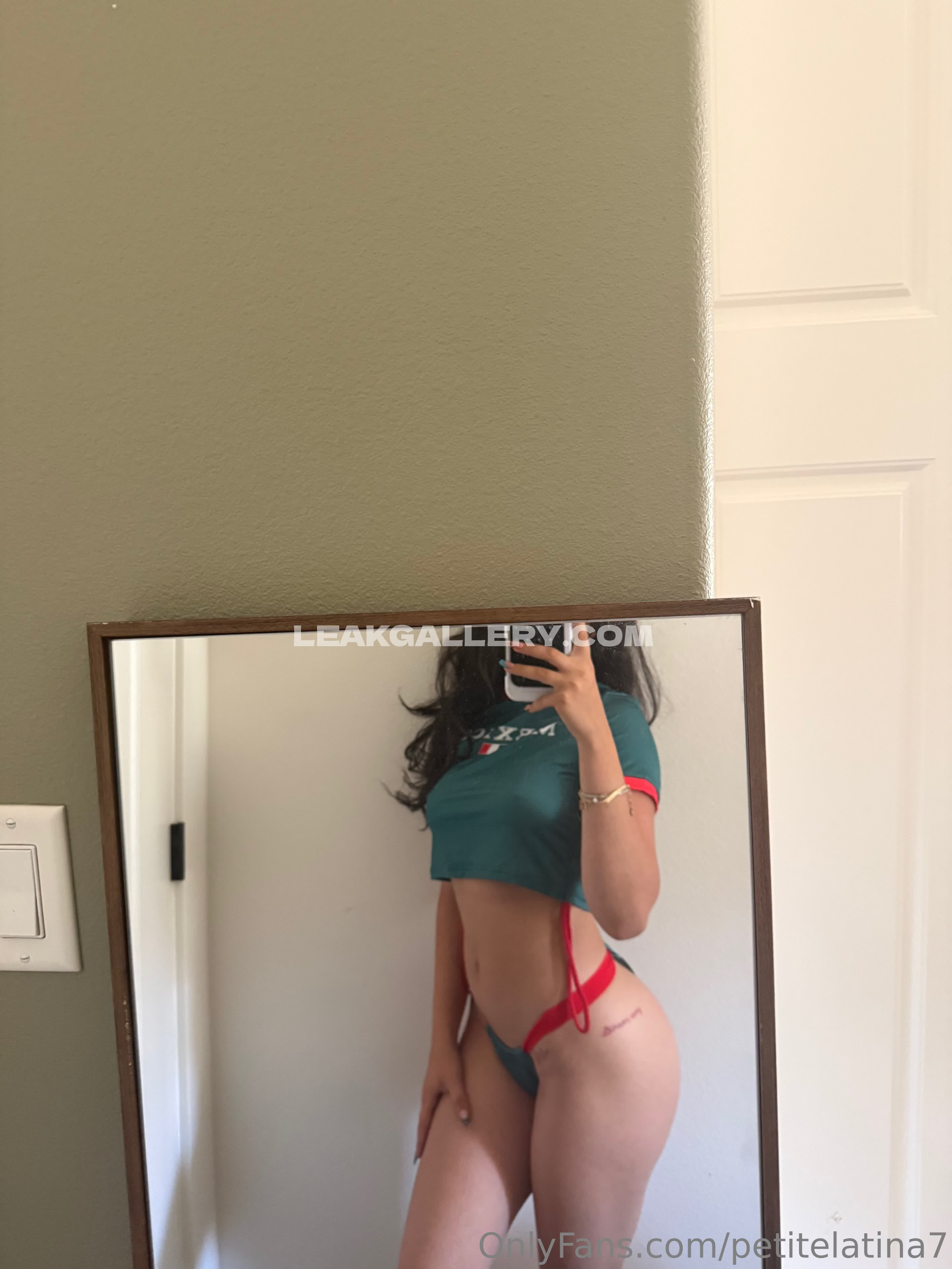 Petitelatina7 / lagueritaxo / petite_latina Exclusive Leaked Nude OnlyFans #13181454