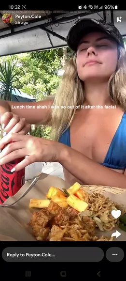 Peytoncolee Blue Bikini Top Lunch OnlyFans Video Leaked