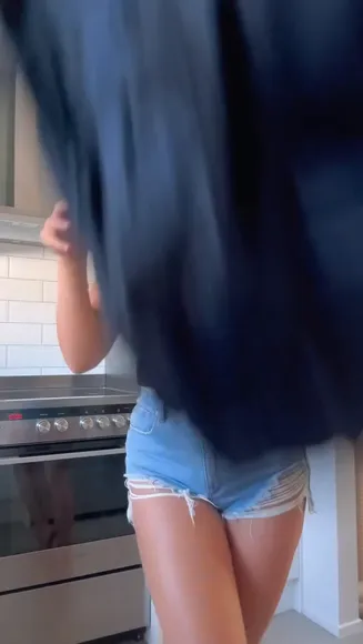Phoebeharris High-Cut Bodysuit Tease OnlyFans Video Leaked