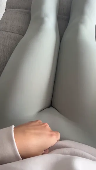 Phoebeharris Legs In Tight Leggings OnlyFans Video Leaked