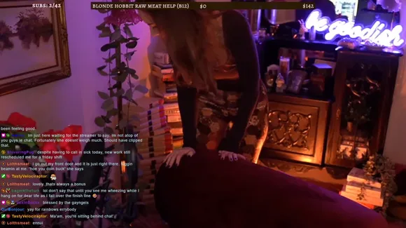 Pixelsmixel Bending Over Bed Tease OnlyFans Video Leaked