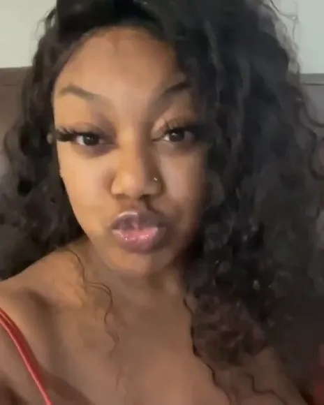 Poetrystudios2020 Red Strap Bra Tease OnlyFans Video Leaked
