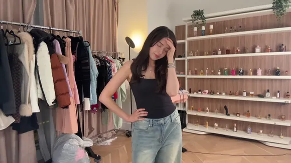 Pokimane Black Tank Top Pose OnlyFans Video Leaked