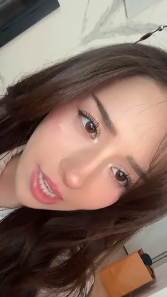 Pokimane Close-Up Lip Kiss OnlyFans Video Leaked