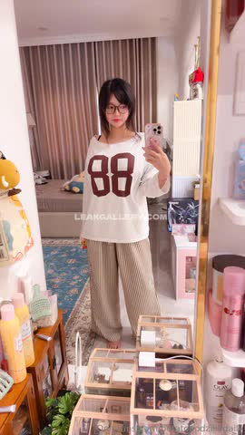 Potatogodzilla Casual Crop Top Pose OnlyFans Photo Leaked