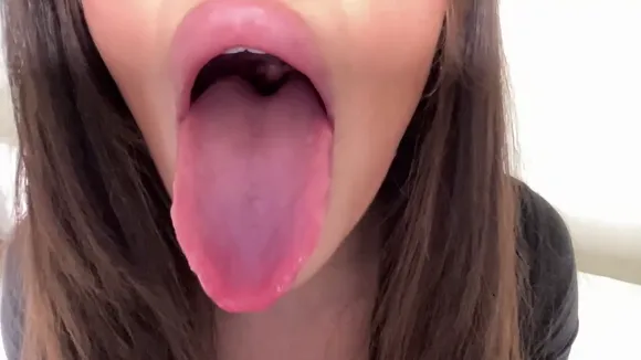 Poutyselena Black Lace Top Tease OnlyFans Video Leaked