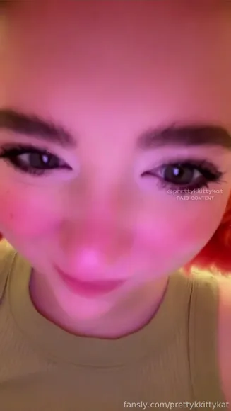 Prettykkittykat Topless Boob Tease OnlyFans Video Leaked
