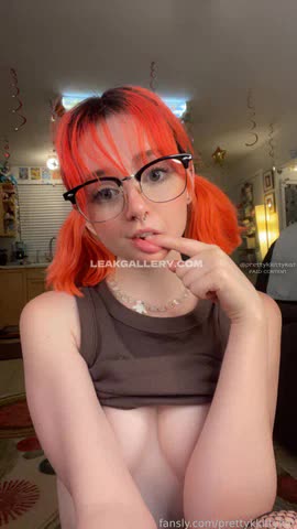 Prettykkittykat Thong Bodysuit Tease OnlyFans Photo Leaked