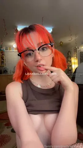 Prettykkittykat Thong Bodysuit Tease OnlyFans Photo Leaked