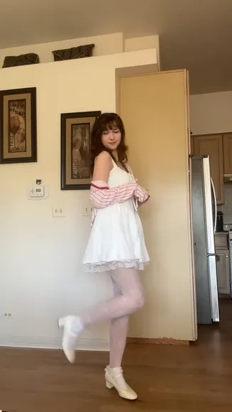 Primatepaige White Dress Tease OnlyFans Video Leaked