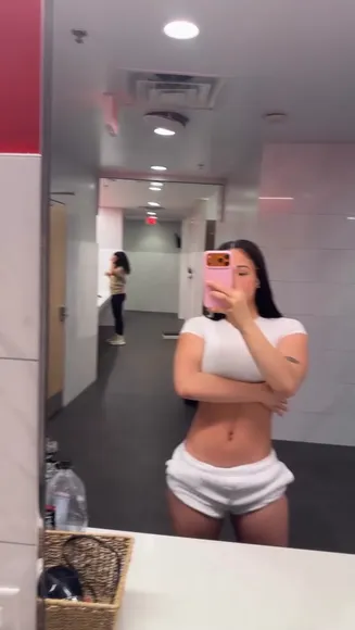 Prinmiii White Crop Top Tease OnlyFans Video Leaked