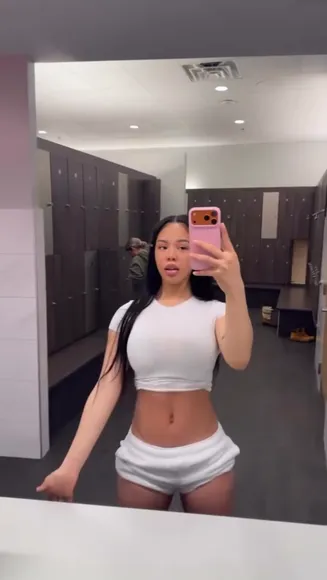 Prinmiii White Crop Top Tease OnlyFans Video Leaked